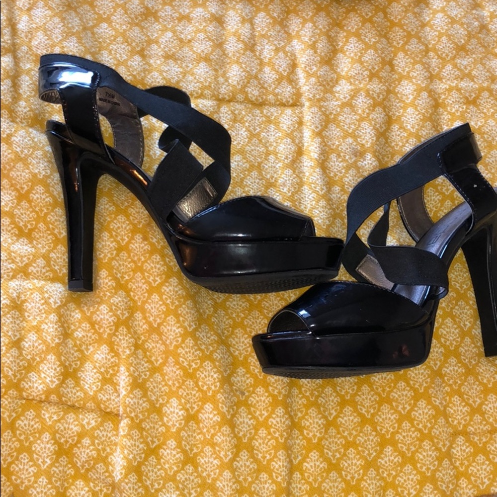 Strappy high heels, glossy finish
